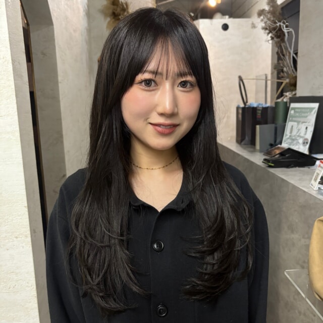 【本日の施術✨】
エクステとレイヤーカットで、誰もが憧れるロングヘアに大変身しちゃいました💖
自然な毛束感とまとまりが、めちゃくちゃ綺麗でしょ？✨

Lay.は、福岡で唯一のレイヤーカット特化型美容師が在籍しているプライベートサロンなんです！
「絶対的似合わせカット」で、あなただけのオリジナルデザインを叶えちゃいますよ😊

✔︎ 普段ヘアに時間が取れない方
✔︎ 多毛、癖毛で悩んでる方
✔︎ 数ヶ月先も綺麗なヘアを維持したい方

Lay.独自の【スライスカット】なら、スキバサミの使用を極限まで減らして、自然な毛束感や収まり、もちの良さを実現します。
多毛、癖毛の方ほど効果を実感していただけるはず！

この機会に、Lay.で理想のヘアを手に入れませんか？
福岡の皆様のご来店を心よりお待ちしております！

@_aribaby20

#Lay. #福岡美容室 #プライベートサロン #レイヤーカット #エクステ #似合わせカット #スライスカット #美髪