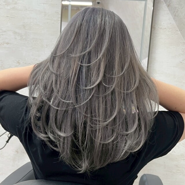 落ち着いた雰囲気でゆったりと施術を受けられるプライベートサロンLay.では、お客様一人ひとりに寄り添ったカウンセリングと高い技術力で、あなたの「なりたい」を叶えます。

カットカラーで全国4位になった実績を活かし、豊富な薬剤の中から「あなただけのオリジナルデザイン」を生み出すのがLay.の強み。特に、福岡で唯一のレイヤーカット特化型美容師が在籍しており、【絶対的似合わせカット】が大変ご好評いただいております！

《女性のお客様へ》
「普段ヘアに時間が取れない…」そんなお悩みもLay.にお任せください！スキバサミの使用を極限まで減らす【スライスカット】という技法で、自然な毛束感や収まりの良さ、そして何よりも「もちの良さ」を実現します。多毛や癖毛でお悩みの方ほど、その効果を強く実感していただけるはずです。数ヶ月先を見越したヘアデザイン設計で、常に綺麗な状態を維持できるようサポートさせていただきます。

@hikahika19new

Lay.で、あなただけの特別なヘア体験をしてみませんか？ご来店を心よりお待ちしております。

〒810-0041 福岡県福岡市中央区大名１丁目１０−１５ ＷＡＴＴ 4F
Tell 092-285-8836

#福岡カット 
#福岡レイヤーカット
#福岡海外レイヤー
#福岡海外風レイヤーカット 
#福岡外国人風レイヤーカット 
#レイヤーカット
#バタフライレイヤー
#海外風レイヤー
#海外風レイヤーカット
#福岡美容室
#福岡美容室求人