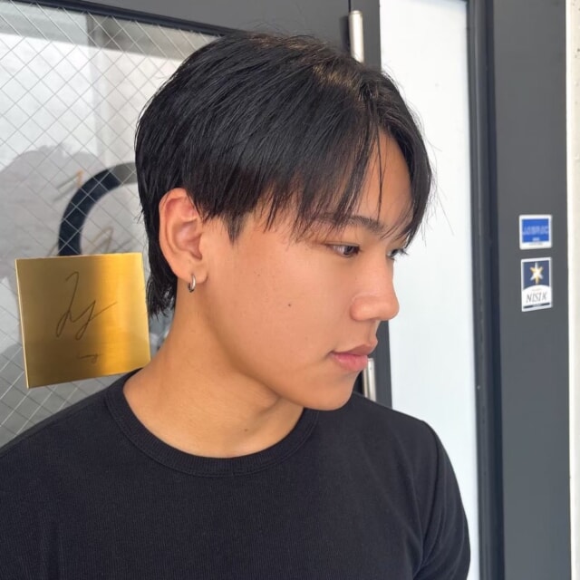 メンズの皆さん、普段のヘアセットでこんなお悩みありませんか？「美容室での仕上がりがオーダー通りにならない…」「自宅で再現しようと思っても、全然上手くいかない…」Lay.のオーナー内堀は、メンズカット講師として全国の美容師さんにセミナーも行っているから、そんなお悩みを全て解決できる技術と知識があります！

お客様一人ひとりの髪質やライフスタイルに合わせて、ただデザインをコピーするだけでなく、ご自宅での再現方法まで丁寧にレクチャーさせていただきます。福岡で一番再現性の高いメンズヘアを、ぜひLay.で体験しに来てくださいね！最高の仕上がりと、明日からのスタイリングが楽しみになるヘアをお届けします！

@lay__myuuka

#Lay #福岡美容室 #メンズカット #再現性カット #プライベートサロン #メンズヘア #スタイリング簡単 #美容室探し