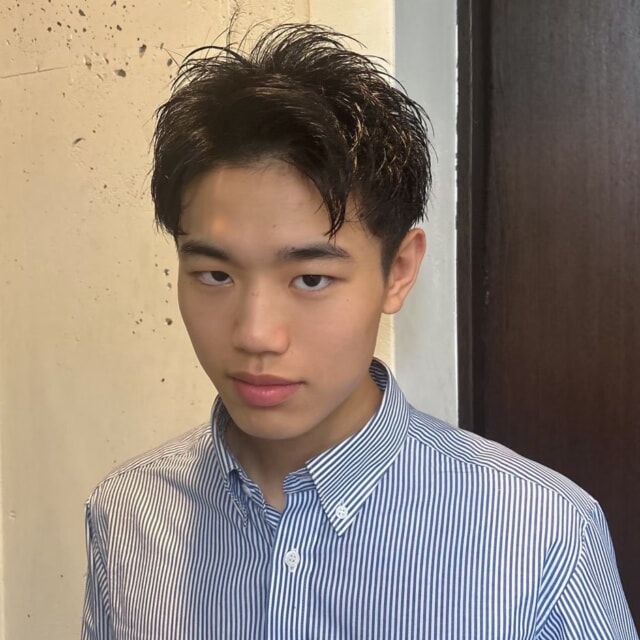 Lay.のメンズカットは、お客様の「こうなりたい」を叶えるのはもちろん、ご自宅での再現性まで徹底的に追求したカットが魅力です！

「オーダー通りにならない」「自宅で再現できない」など…、メンズヘアに関するお悩み、一度は経験ありますよね？

Lay.なら、その全てを解決できる技術と知識があります。

デザインをコピーするだけでなく、ご自宅での再現方法も丁寧にレクチャーさせていただきますので、翌日からのスタイリングも安心です！

オーナー内堀はメンズカット講師として、オンラインサロンSWAGを運営し、全国の美容師さんにセミナー活動も行っております。その高い技術力には自信があります。

福岡で一番再現性の高いメンズヘアを体験しにきませんか？

@lay__myuuka

皆様のご来店を心よりお待ちしております。
 #メンズカット #メンズヘア #福岡美容室 #大名美容室 #福岡美容室求人募集