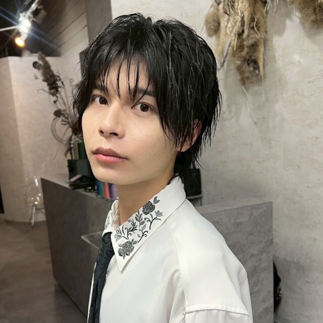 Lay.のオーナー内堀はメンズカット講師も務めており、オンラインサロンSWAGを運営、全国の美容師さんへセミナー活動も行っている実力派！

「オーダー通りにならない」「自宅で再現できない」など。。必ず一度は経験がありますよね？

Lay.なら全てを解決できる技術と知識があります。

デザインをコピーするだけでなく、自宅での再現方法も丁寧にレクチャーさせていただきます。

福岡1再現性の高いメンズヘアをぜひLay.でご体験ください。

豊富な薬剤の中から「あなただけのオリジナルデザイン」を生み出します。福岡で唯一のレイヤーカット特化型美容師が在籍！【絶対的似合わせカット】も人気です。

@hikahika19new

#福岡美容室#福岡美容室求人募集#メンズカット#メンズ#大名美容室