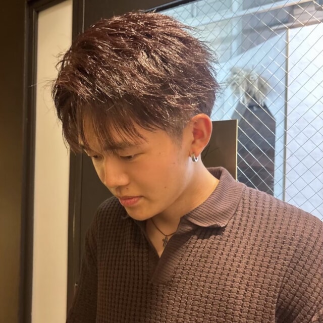 本日のメンズカット！

「オーダー通りにならない」「自宅で再現できない」など、一度は経験したことのあるメンズのお客様の悩みを、Lay.は全て解決できる技術と知識があります✨

デザインをコピーするだけでなく、自宅での再現方法も丁寧にレクチャーさせていただきますので、福岡で1番再現性の高いメンズヘアをぜひご体験ください！

オーナー内堀はメンズカット講師として、オンラインサロンSWAGを運営しており、全国の美容師さんにセミナー活動も行っております。メンズカットはLay.にお任せください！

@lay__myuuka

#Lay#メンズカット #メンズヘア #福岡美容室 #福岡美容室求人募集