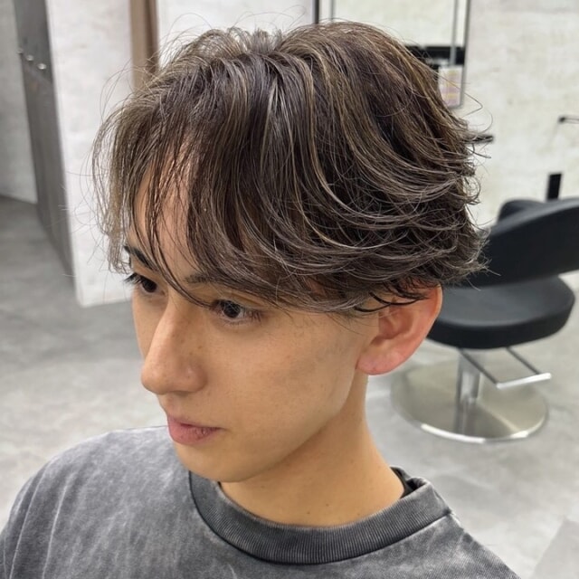 本日のメンズスタイルはこちら！

「オーダー通りにならない」「自宅で再現できない」など、メンズヘアのお悩みはLay.で全て解決できます！

Lay.では、お客様一人ひとりの髪質や骨格に合わせて、最適なカットをご提案しています。

デザインをコピーするだけでなく、ご自宅での再現方法も丁寧にレクチャーさせていただきますので、サロン帰りのスタイルを毎日楽しめますよ！

福岡で1番再現性の高いメンズヘアをぜひLay.で体験してください！

ご予約はプロフィール欄のURLからどうぞ！

@lay__myuuka

#福岡#福岡求人募集#メンズ#メンズカット
