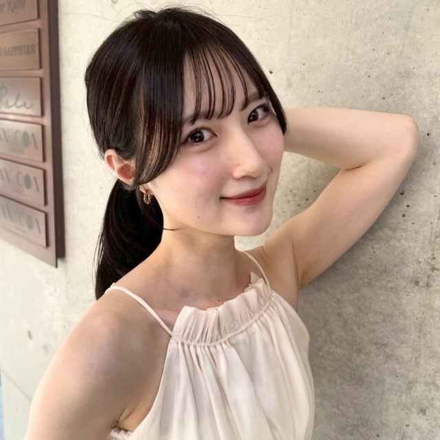 Lay.の顔まわりカットで、あなたの魅力を最大限に引き出すお手伝いをさせてください！✨

「顔まわりカット」は、顔の形や髪質に合わせてミリ単位で調整する技術。小顔効果はもちろん、結んだ時や耳にかけた時も可愛く決まる「絶対的似合わせカット」を体験してみませんか？

Lay.は、福岡で唯一のレイヤーカット特化型美容師が在籍しているプライベートサロンです。カットカラーで全国4位になった実績を活かし、豊富な薬剤の中から「あなただけのオリジナルデザイン」を生み出します。お客様一人ひとりの魅力を最大限に引き出すスタイルをご提案します。

《女性のお客様へ》
普段ヘアに時間が取れない方でも再現できるよう、スキバサミの使用を極限まで減らす【スライスカット】という技法で、自然な毛束感や収まり、もちの良さを実現します。多毛、癖毛の方ほど効果を実感していただけますよ！数ヶ月先を見越したヘアデザイン設計で、常に綺麗を維持できます。

《男性のお客様へ》
「オーダー通りにならない」「自宅で再現できない」など。。必ず一度は経験がありますよね。全てを解決できる技術と知識があります。デザインをコピーするだけでなく、自宅での再現方法も丁寧にレクチャーさせていただきますので、福岡1再現性の高いメンズヘアをご提供します！

落ち着いた雰囲気でゆったりと施術を受けられるLay.で、あなただけの理想のヘアスタイルを見つけませんか？ご予約お待ちしております！

@hikahika19new

#福岡美容室 #レイヤーカット #顔まわりカット #福岡美容室求人募集#福岡