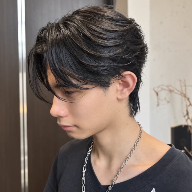 本日はメンズスタイルをご紹介！
ナチュラルセンターパートで、韓国ヘアっぽい雰囲気も取り入れたスタイルです。

Lay.では、お客様一人ひとりの「オーダー通りにならない」「自宅で再現できない」といったお悩みを解決できる技術と知識があります✨

デザインをコピーするだけでなく、自宅での再現方法も丁寧にレクチャーさせていただきますので、ご安心ください！

福岡で一番再現性の高いメンズヘアをご提供しますので、ぜひLay.にお任せください！

ご予約はプロフィール欄のURLからどうぞ！
皆様のご来店を心よりお待ちしております😊

@lay__myuuka